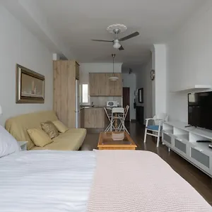 https://estudio-con-vistas-al-mar-en-las-canteras.in-canary-islands.com